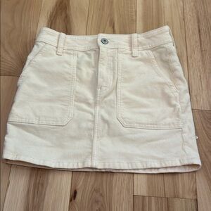 Women’s American eagle mini skirt. No markings,rips or stains.